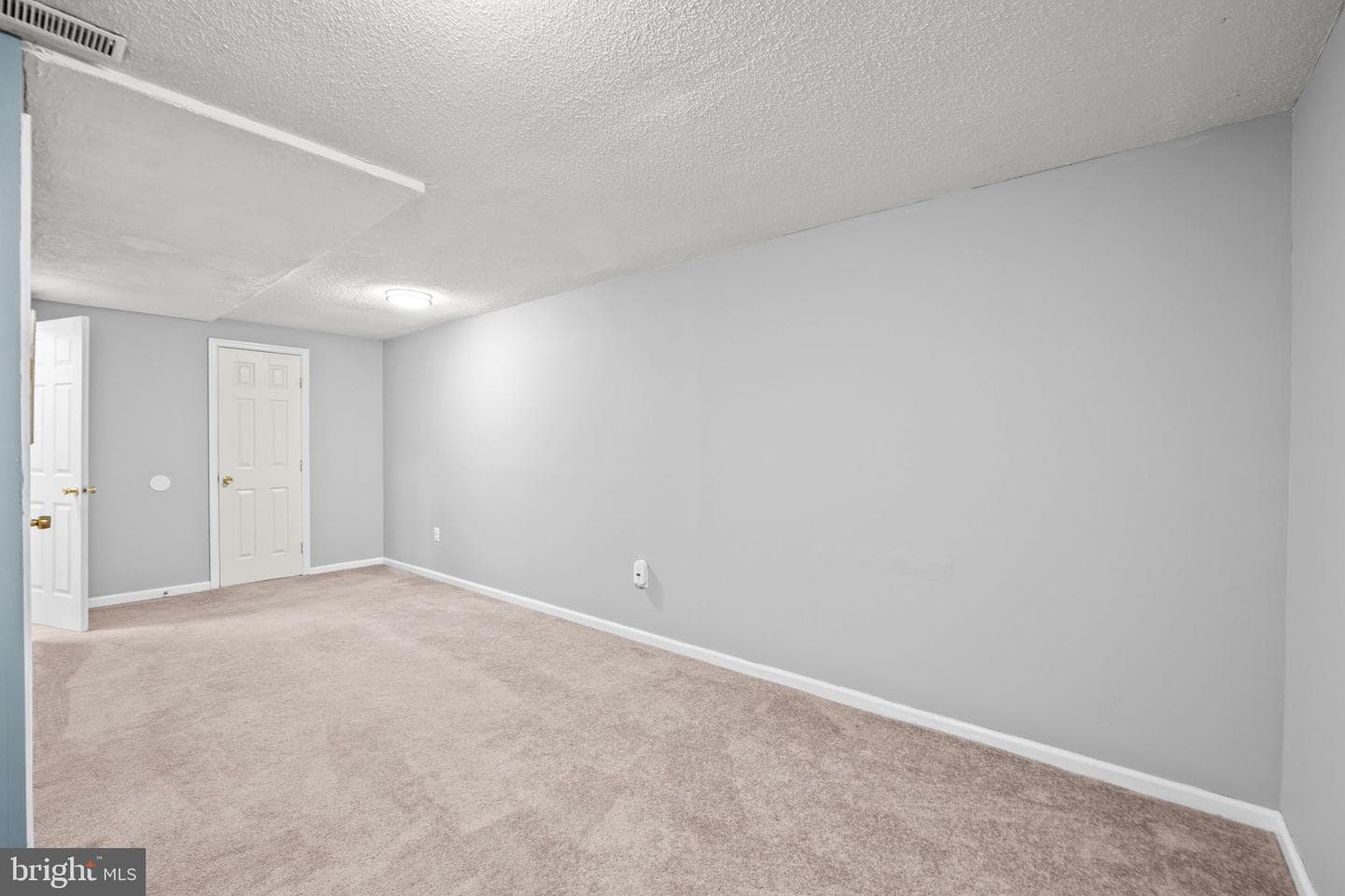 9302 Nancy Street photo 33
