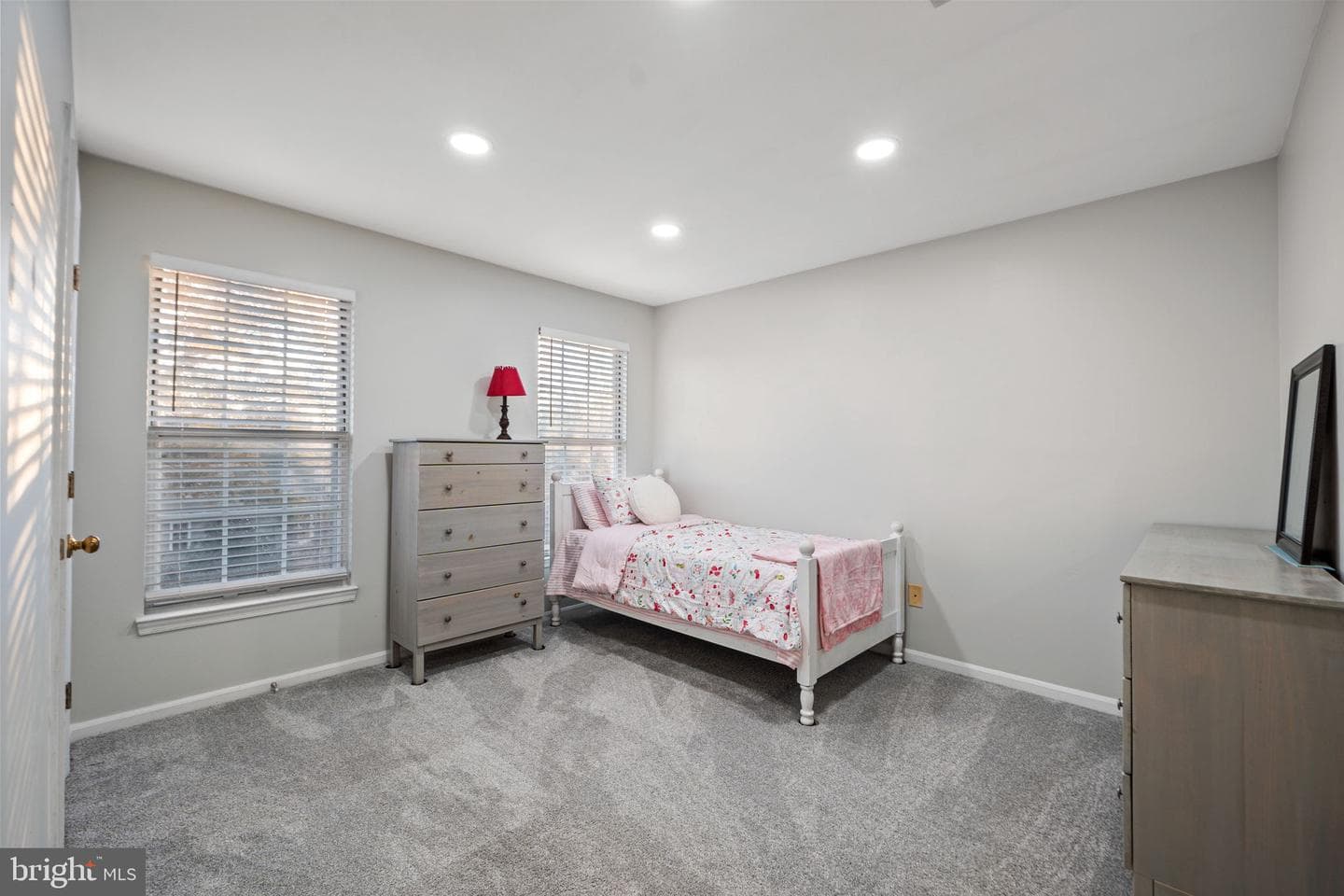 9302 Nancy Street photo 43