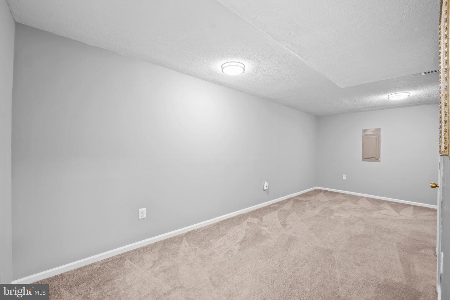 9302 Nancy Street photo 55