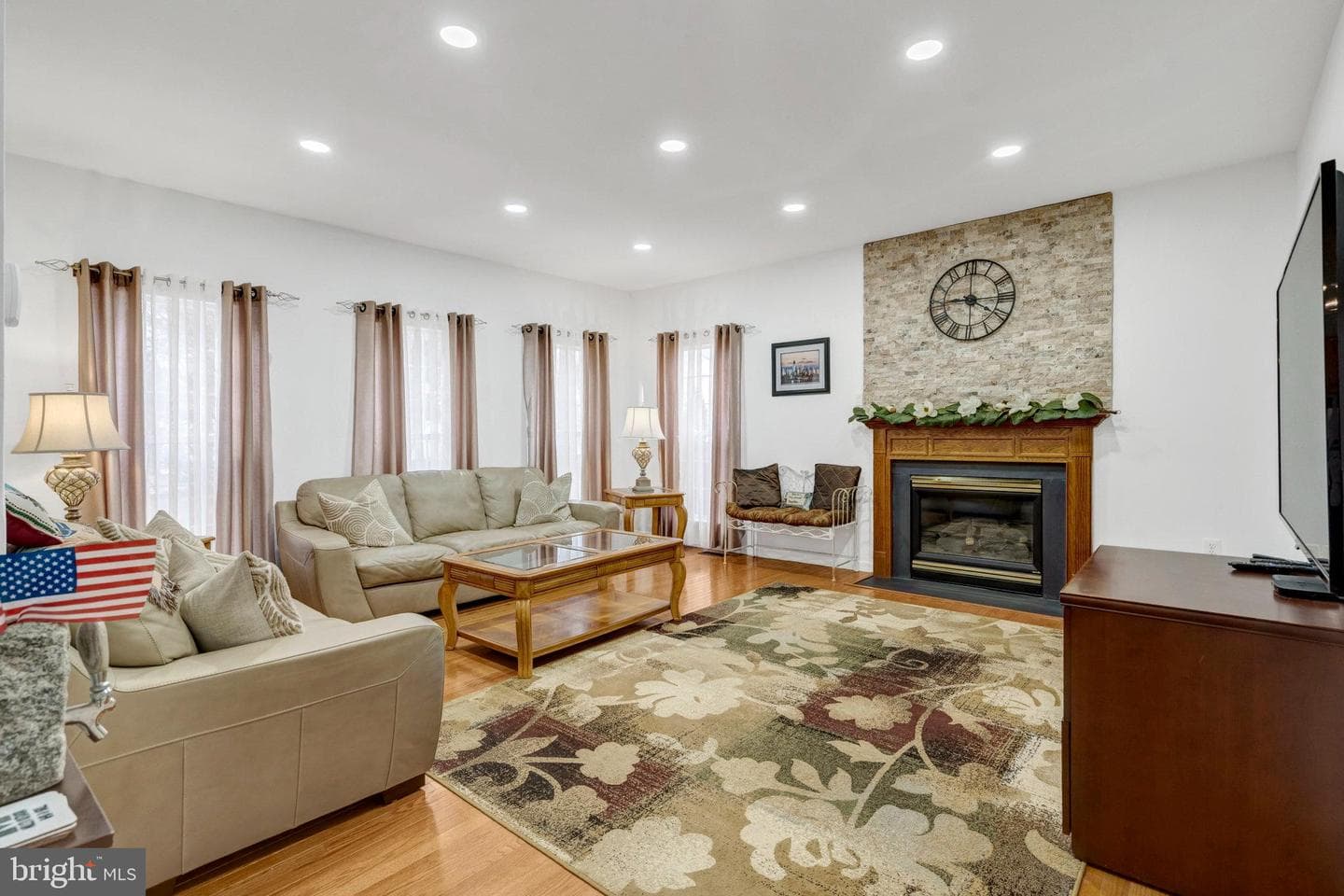 9224 Cynthia Street photo 11