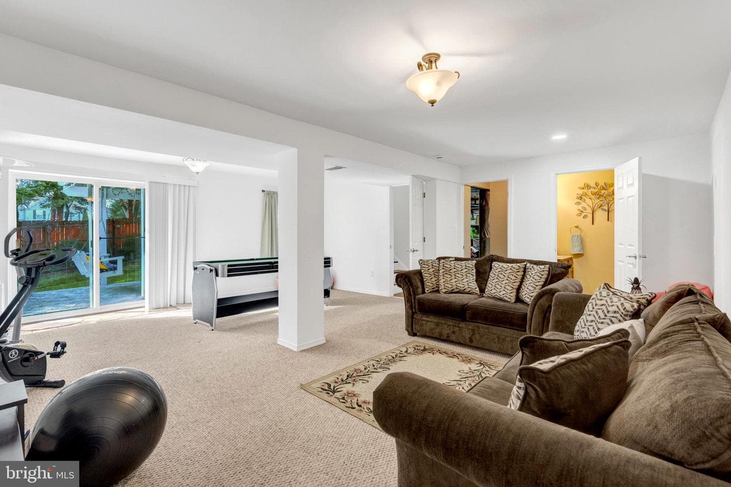 9224 Cynthia Street photo 23