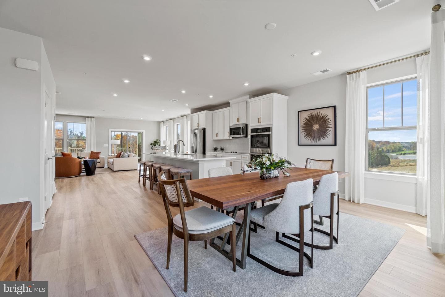 1107b Dabney Drive photo 4