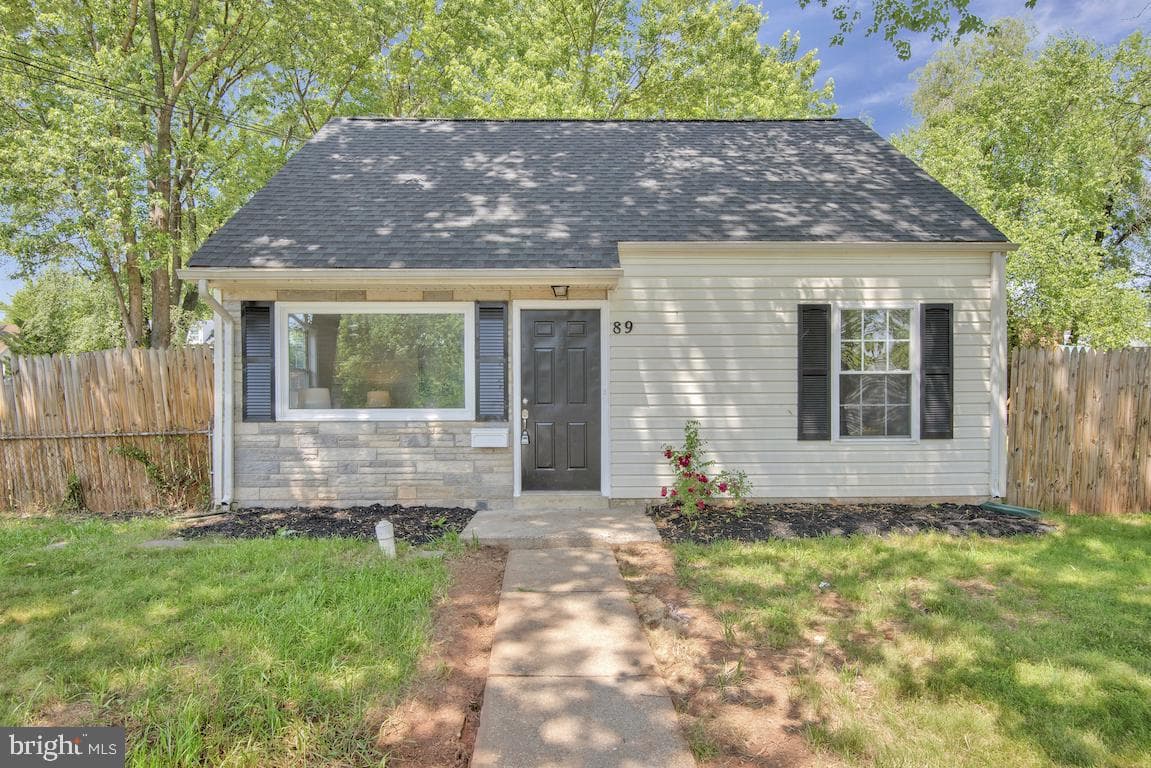 89 Meeker Court