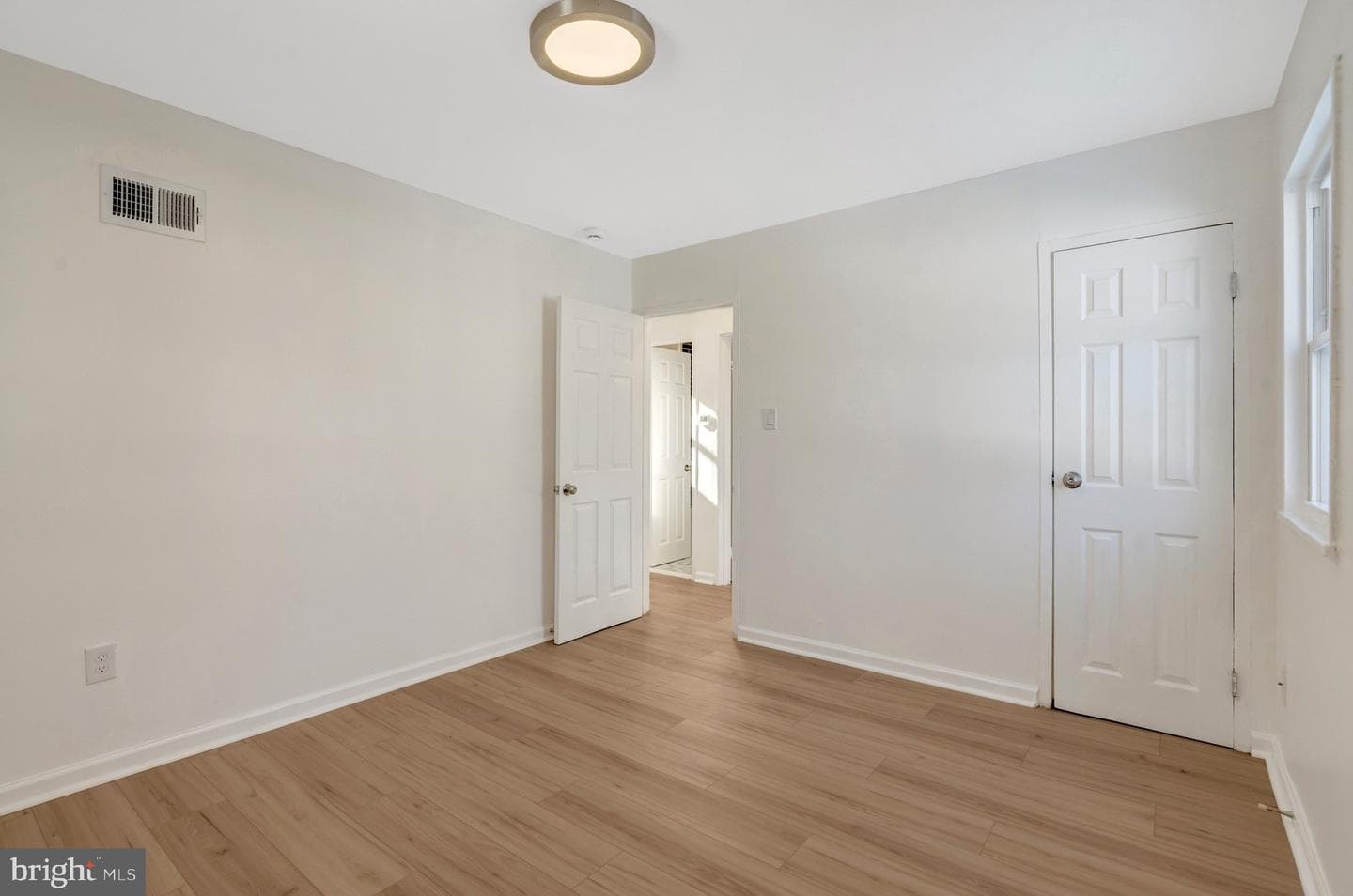 122 Scott Drive photo 31
