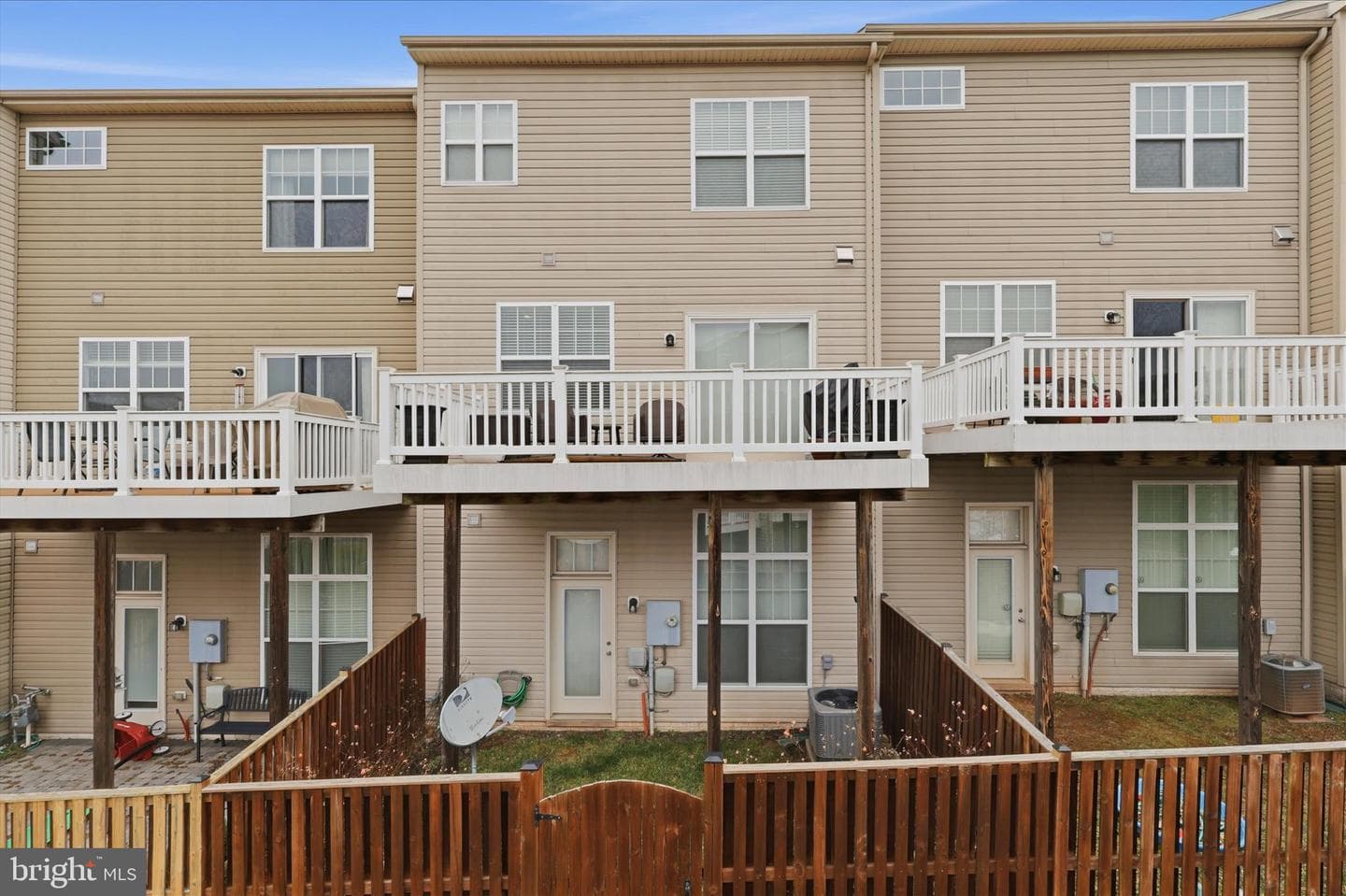 9073 Alexander Way photo 34