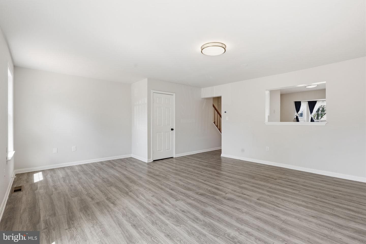 305 Moseby Court photo 11
