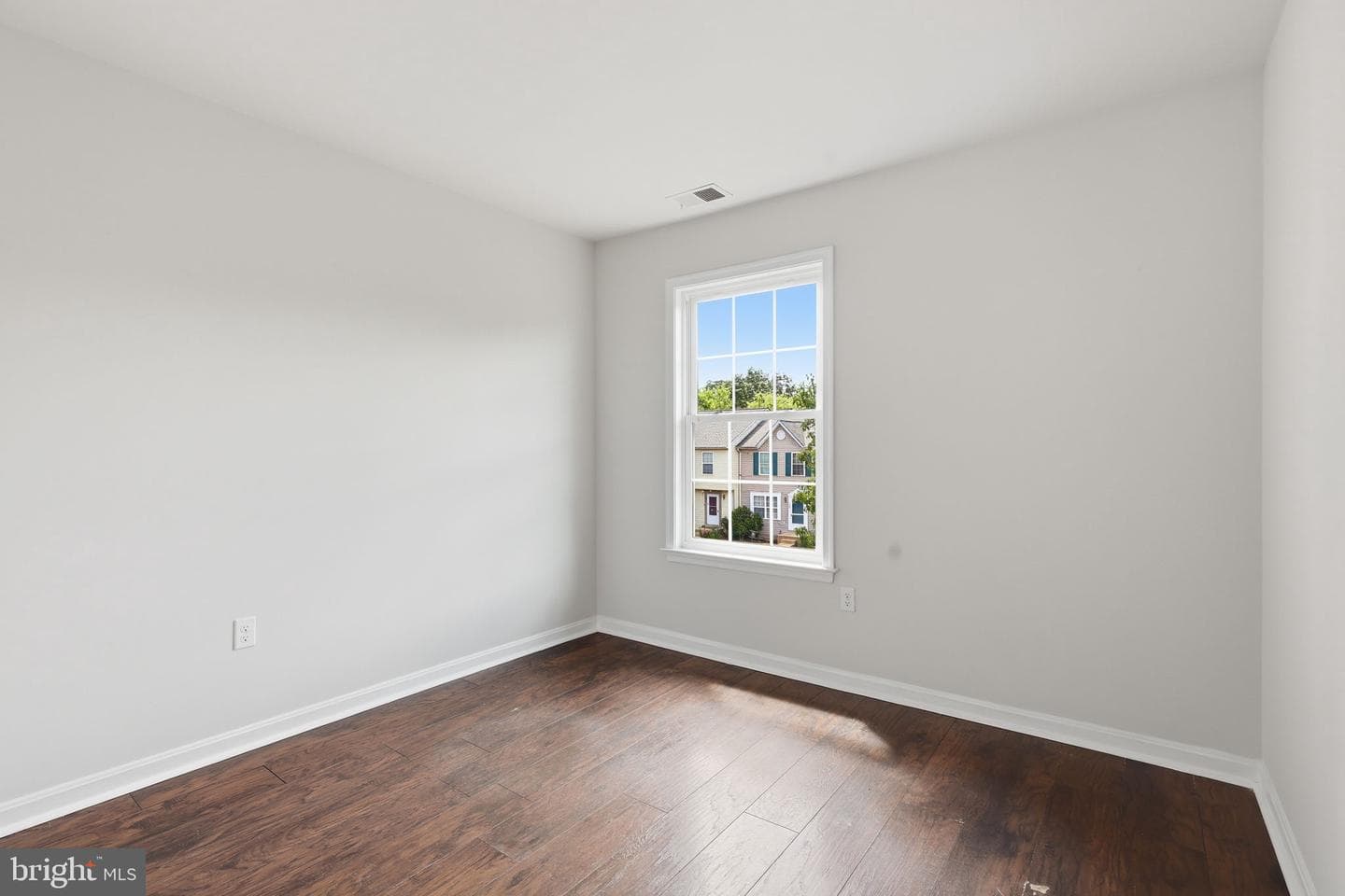 305 Moseby Court photo 12