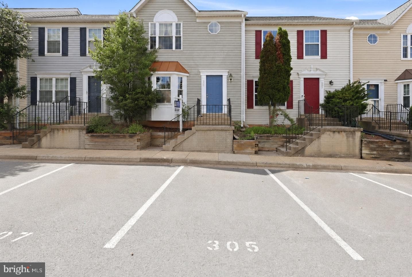 305 Moseby Court photo 3