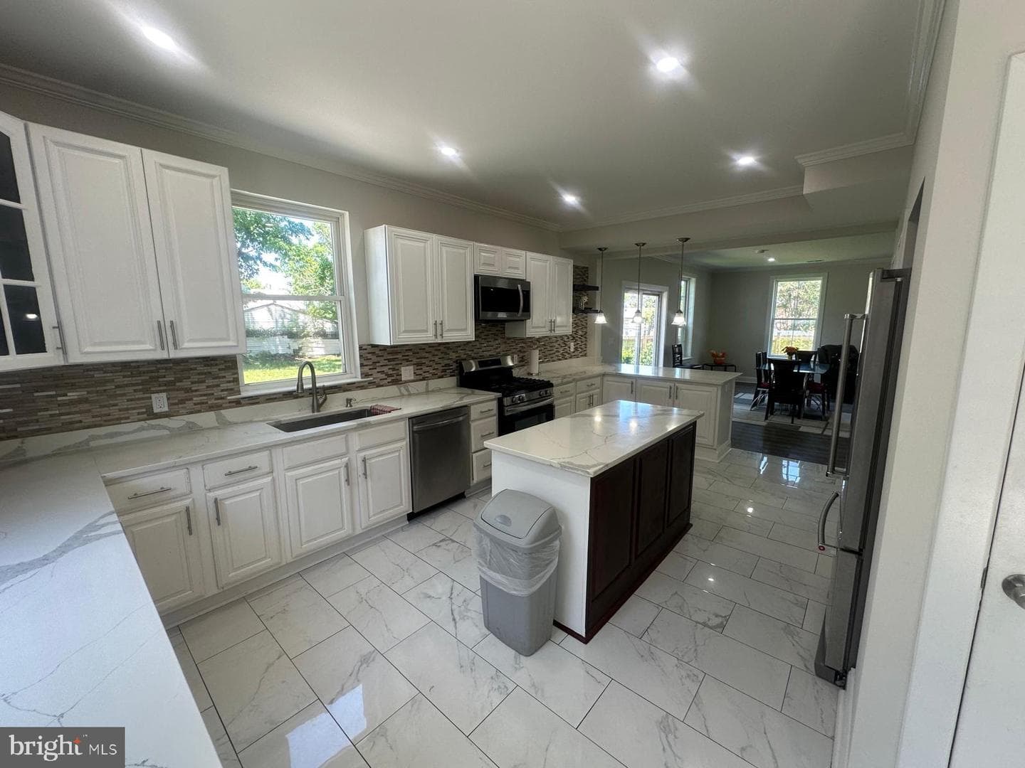 216 Colfax Court photo 43