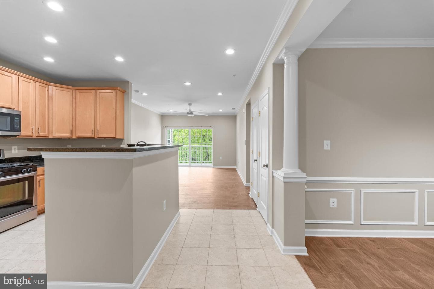 9724 Holmes Place #unit 302 photo 13