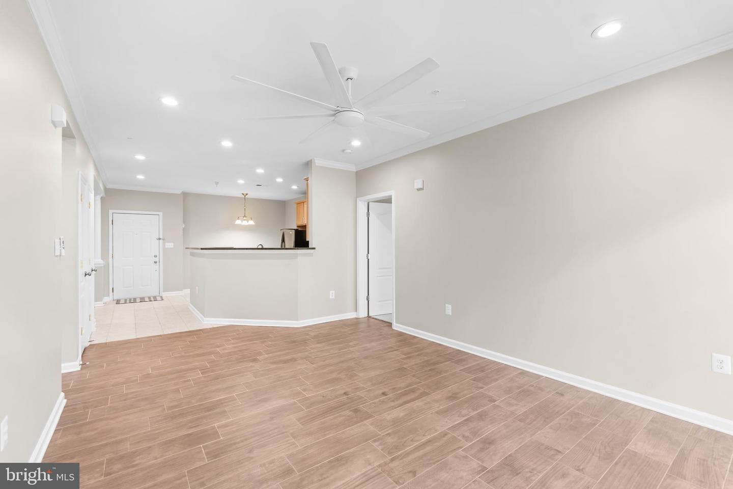9724 Holmes Place #unit 302 photo 16