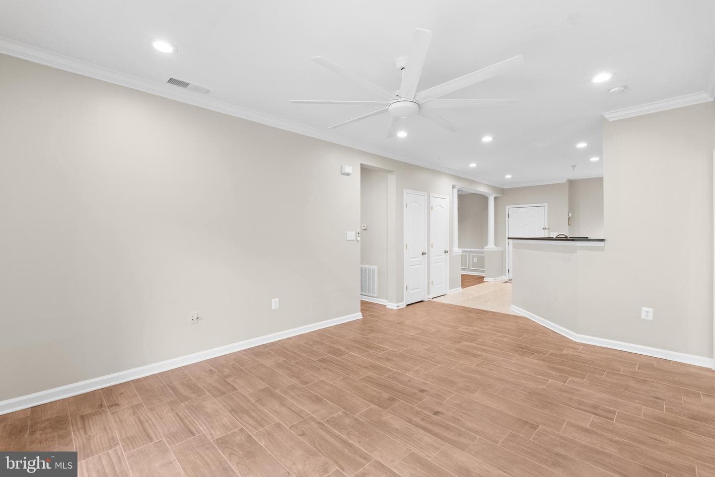 9724 Holmes Place #unit 302 photo 17
