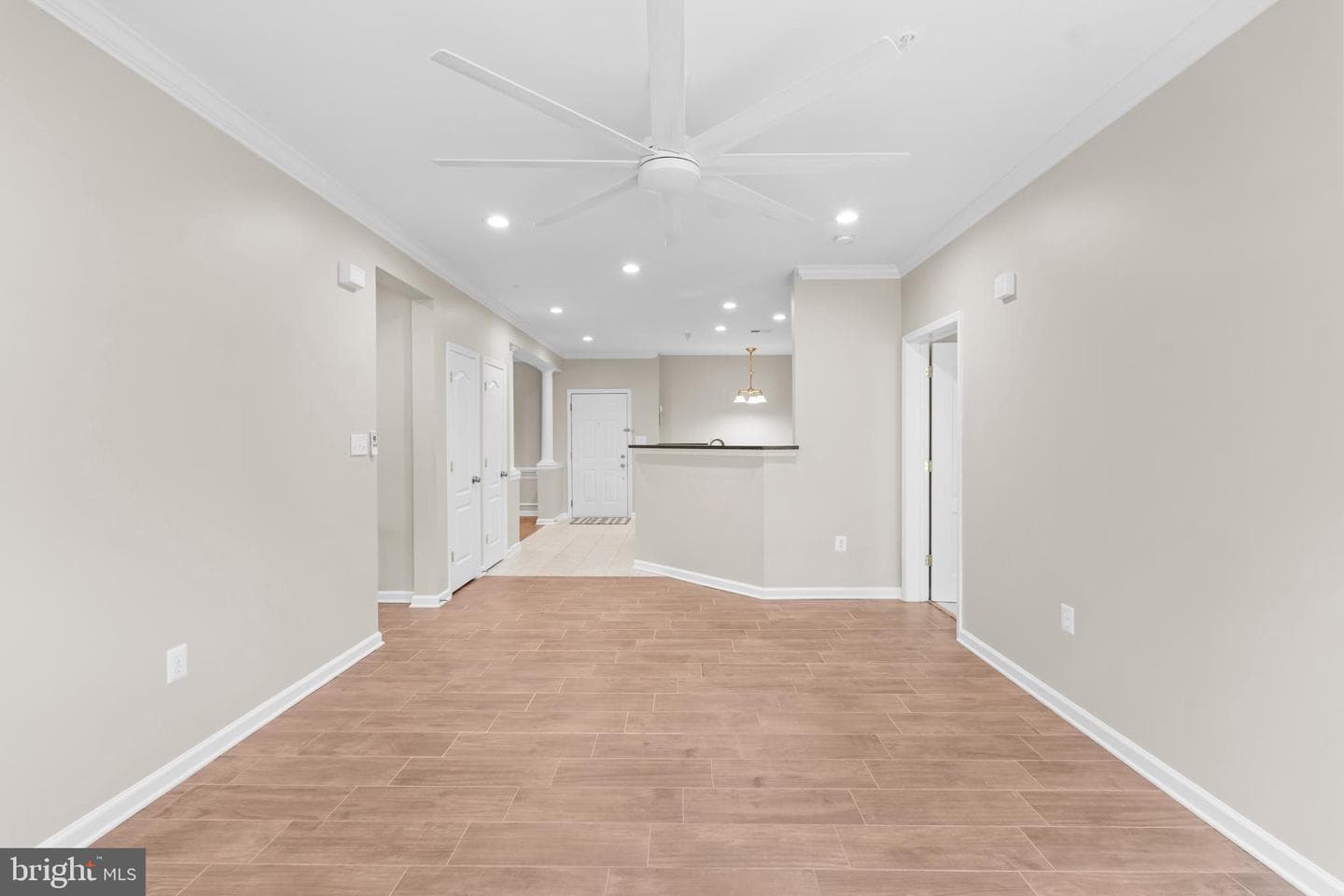 9724 Holmes Place #unit 302 photo 18