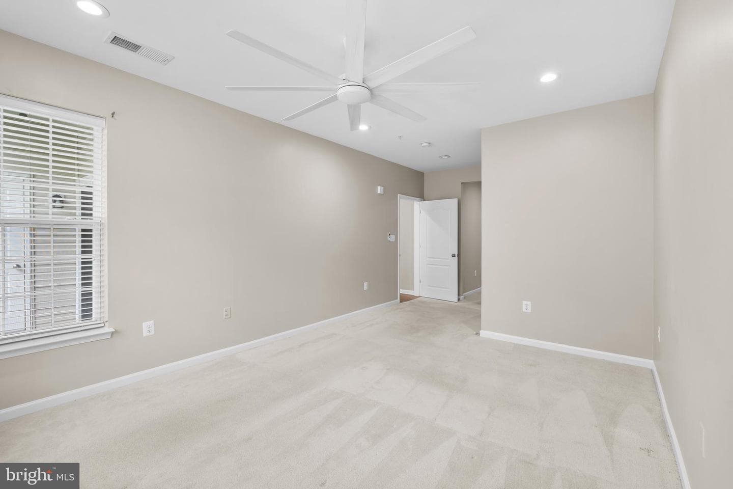9724 Holmes Place #unit 302 photo 20