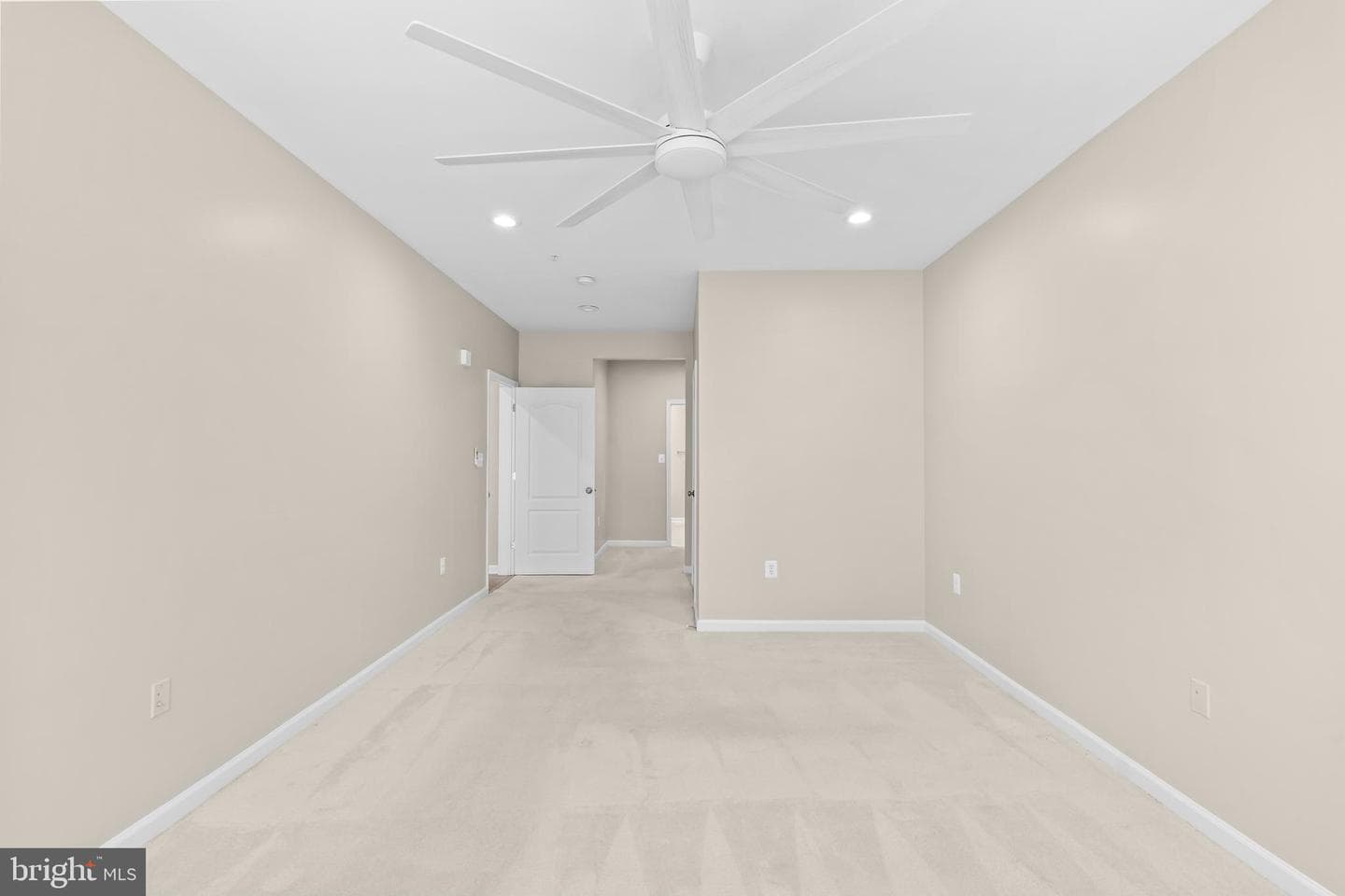 9724 Holmes Place #unit 302 photo 21