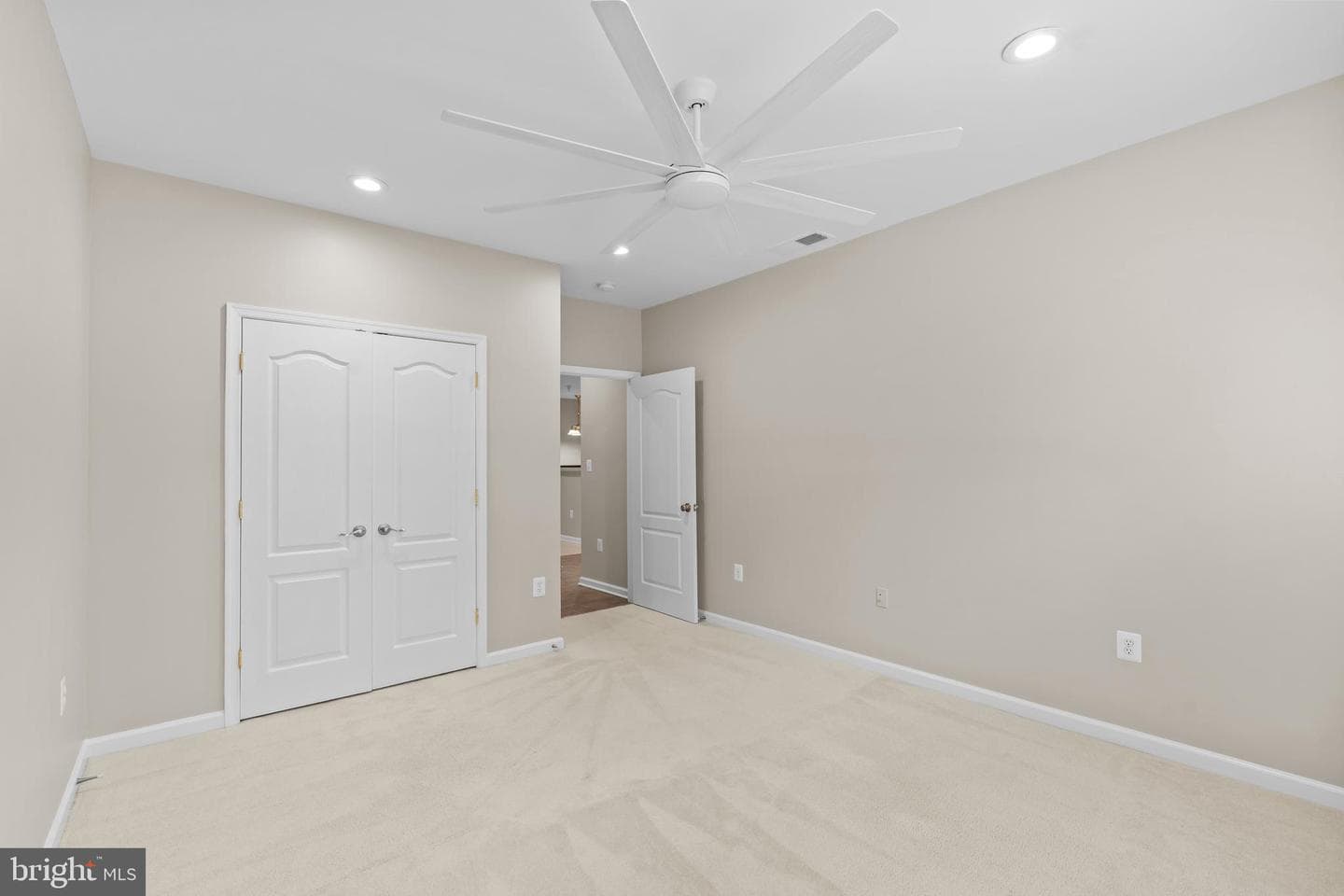 9724 Holmes Place #unit 302 photo 35