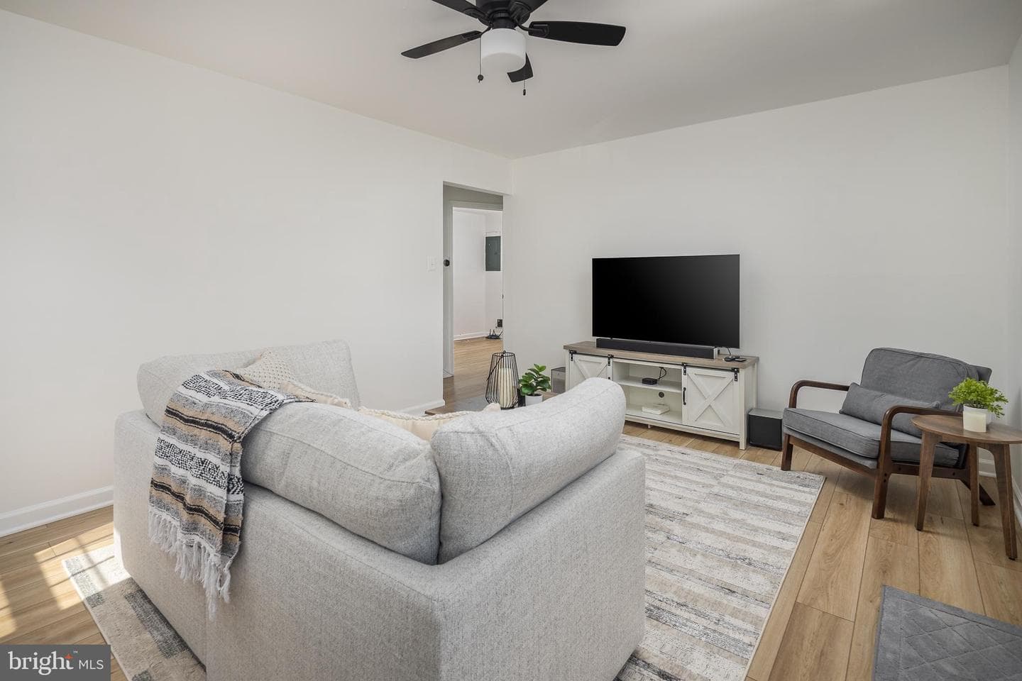 285 Manassas Drive photo 4