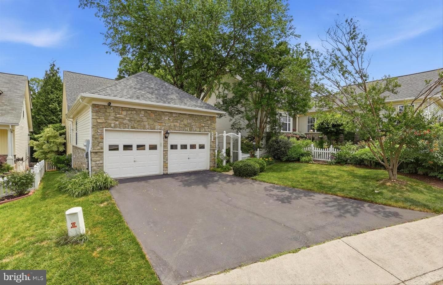 9411 Primrose Ln photo 3