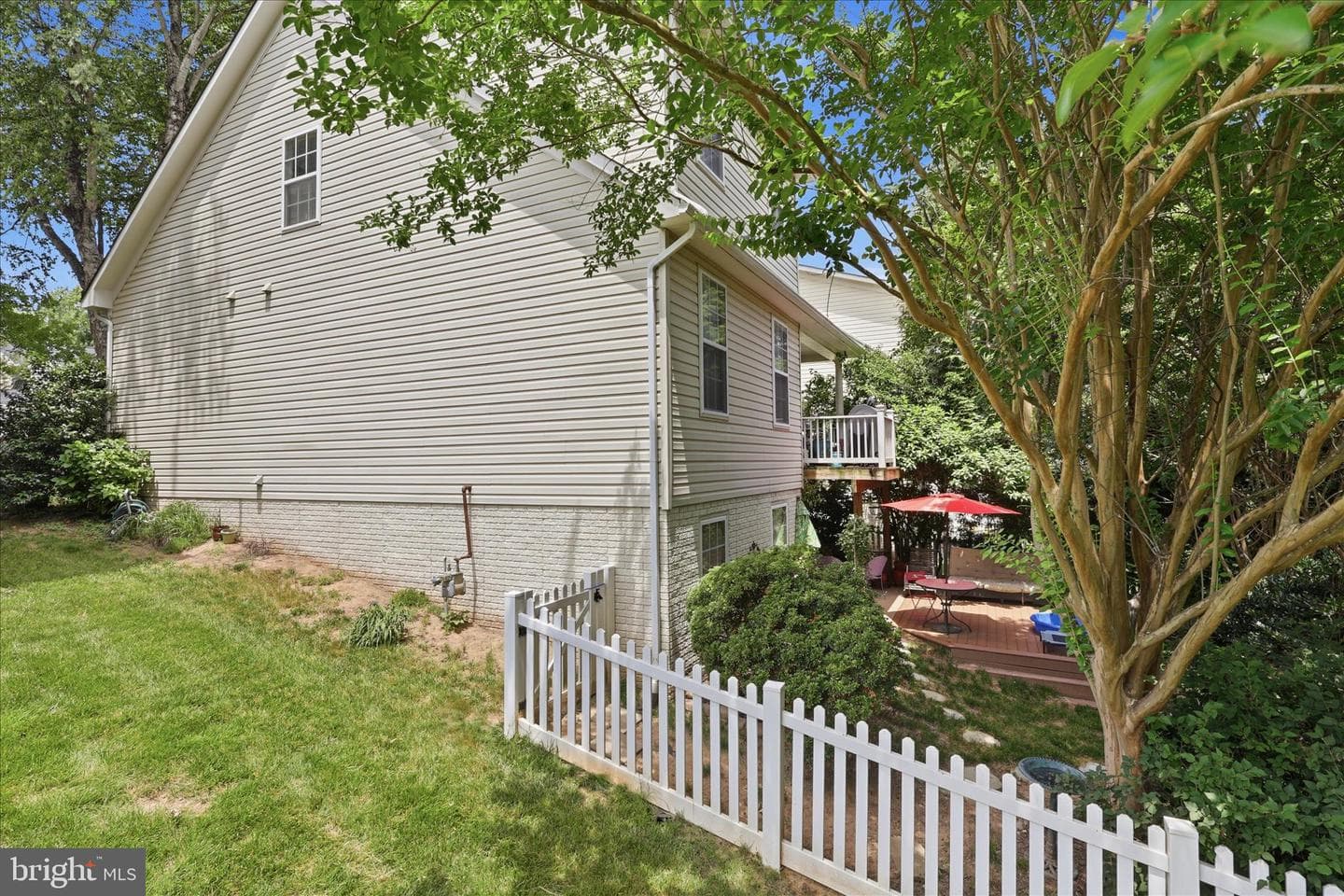 9411 Primrose Ln photo 38
