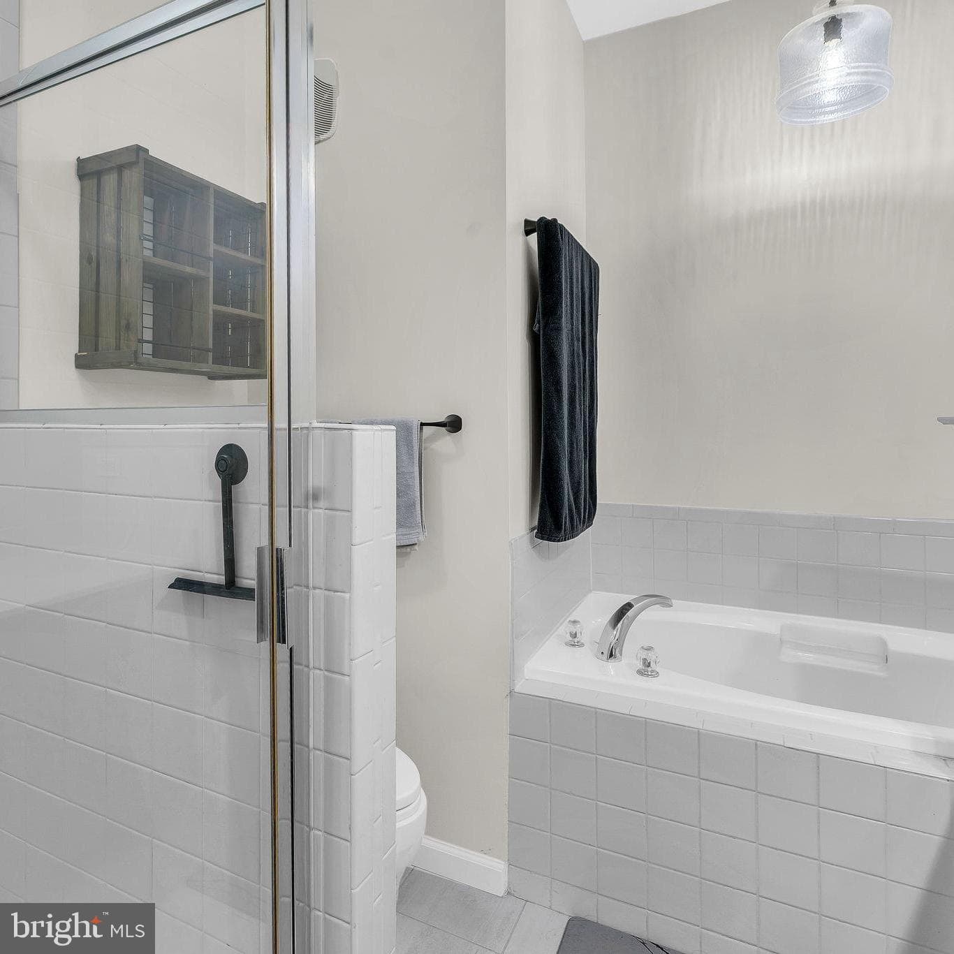9816 Pickens Place photo 12