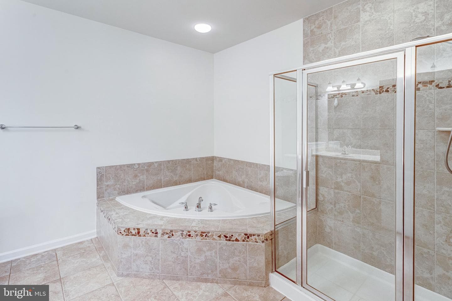 9722 Holmes Place #407 photo 17