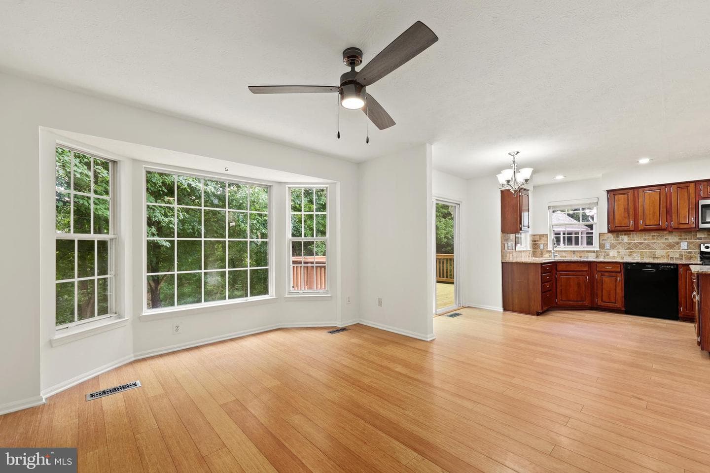 9242 Matthew Drive photo 10