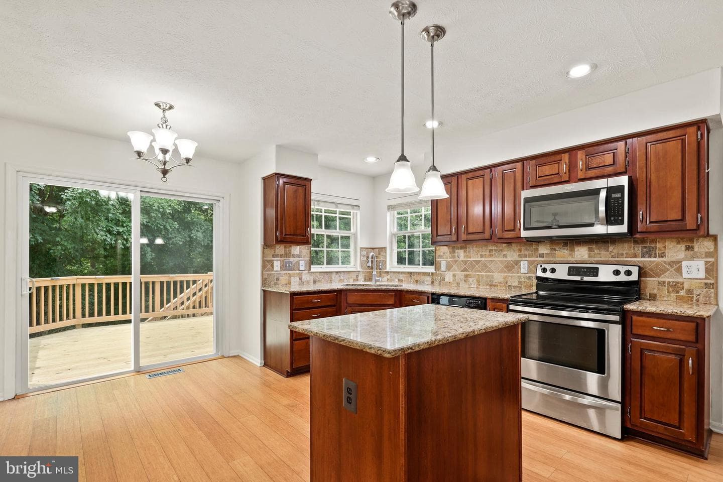 9242 Matthew Drive photo 12