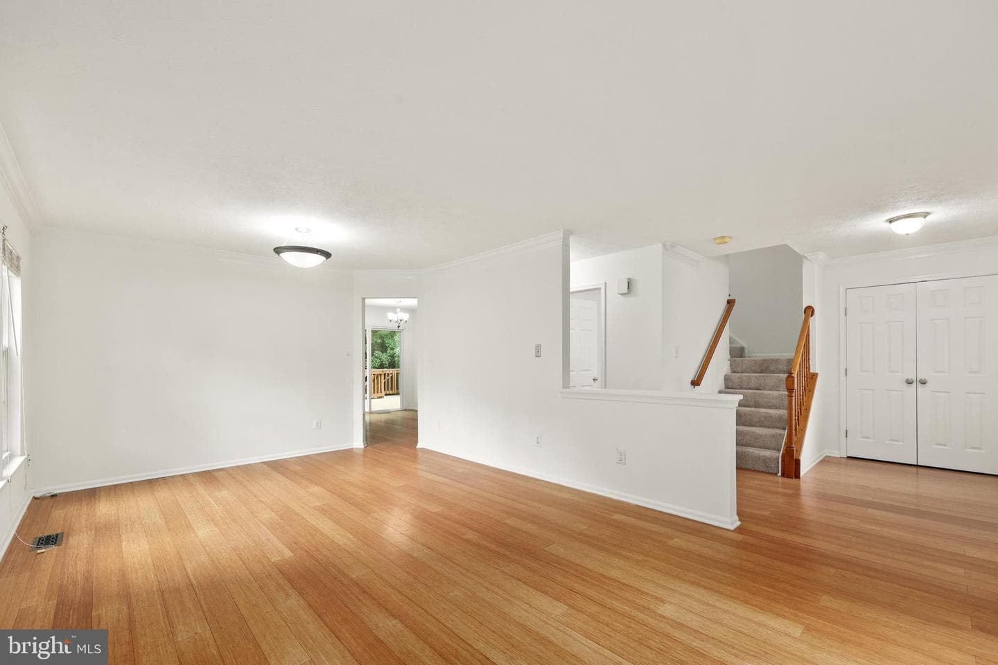 9242 Matthew Drive photo 4