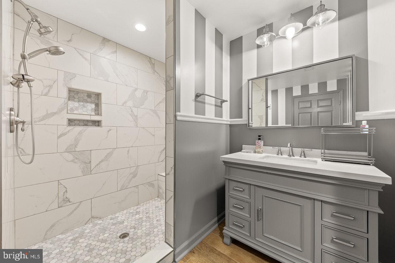 9201 Golf Court photo 28