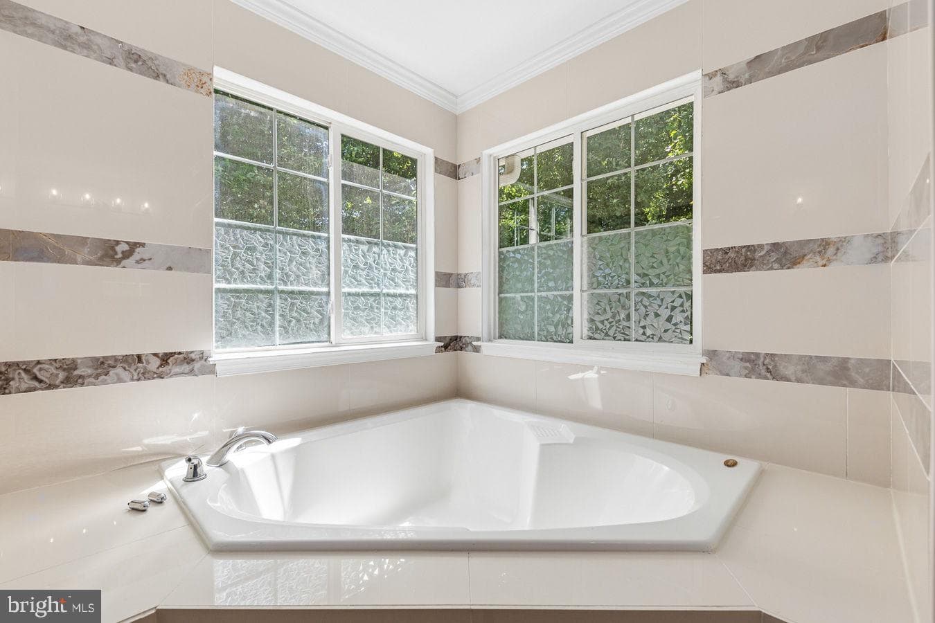 9201 Golf Court photo 45