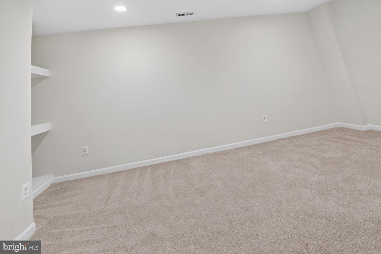 352 Kirby Street photo 14