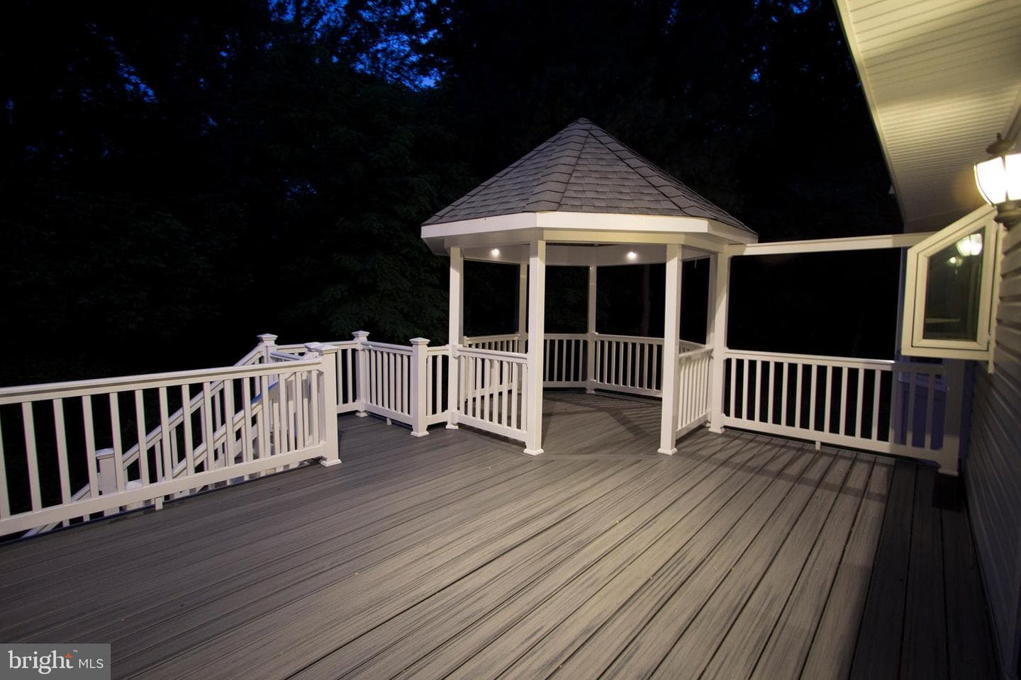 9240 Matthew Drive photo 12