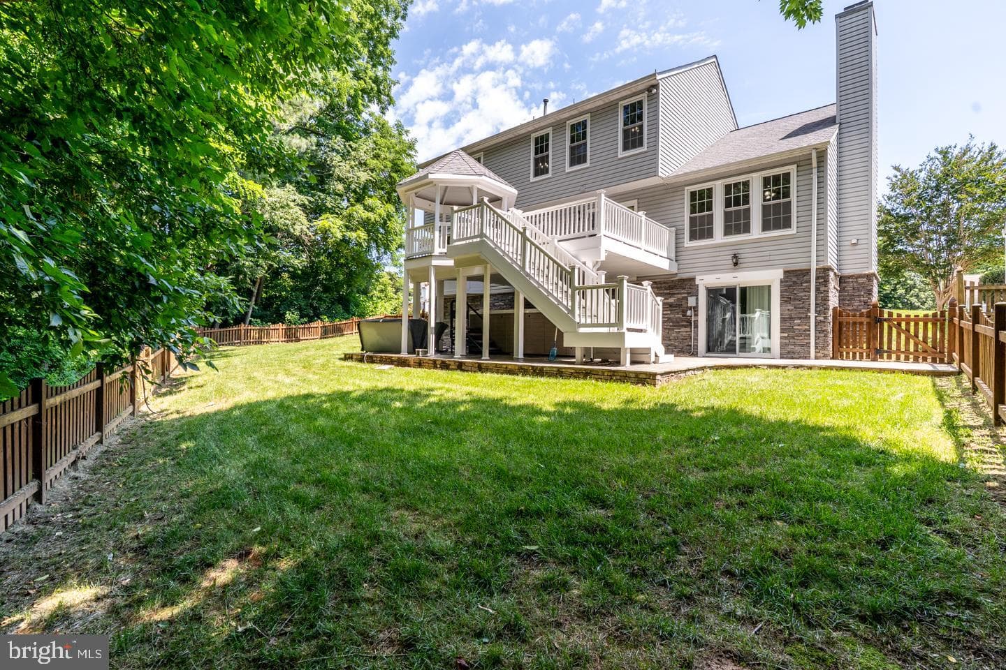 9240 Matthew Drive photo 7
