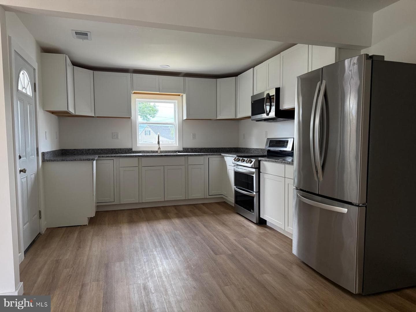 146 Scott Dr photo 6