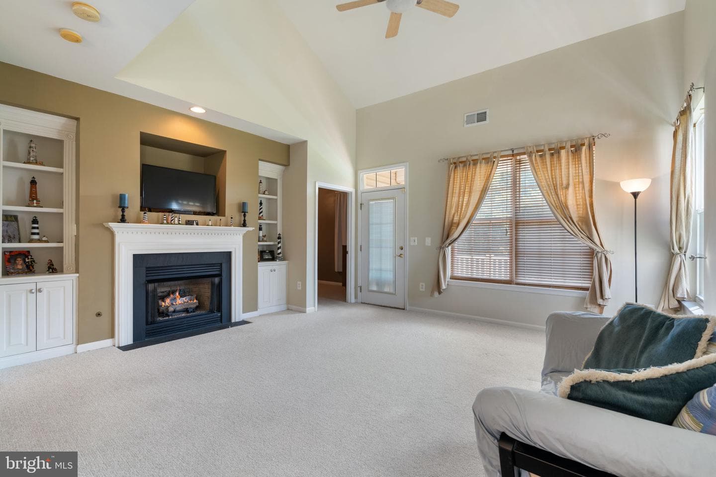 9405 Primrose Lane photo 16