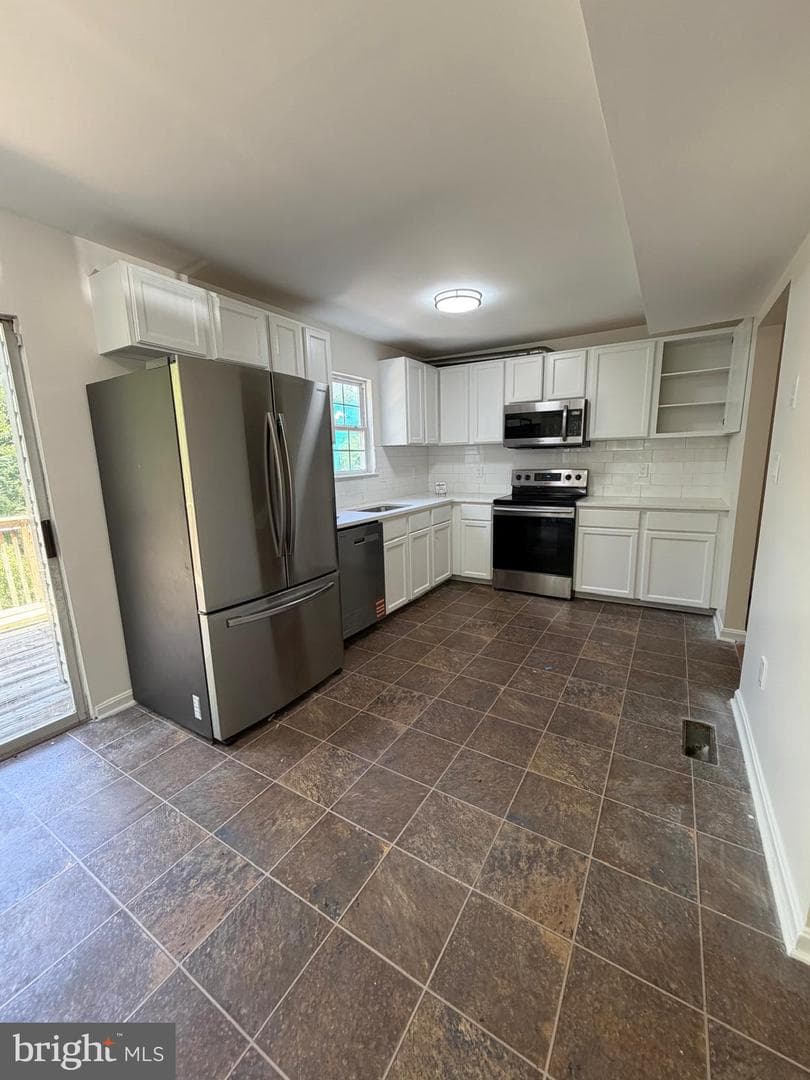 298 Moseby Drive photo 4