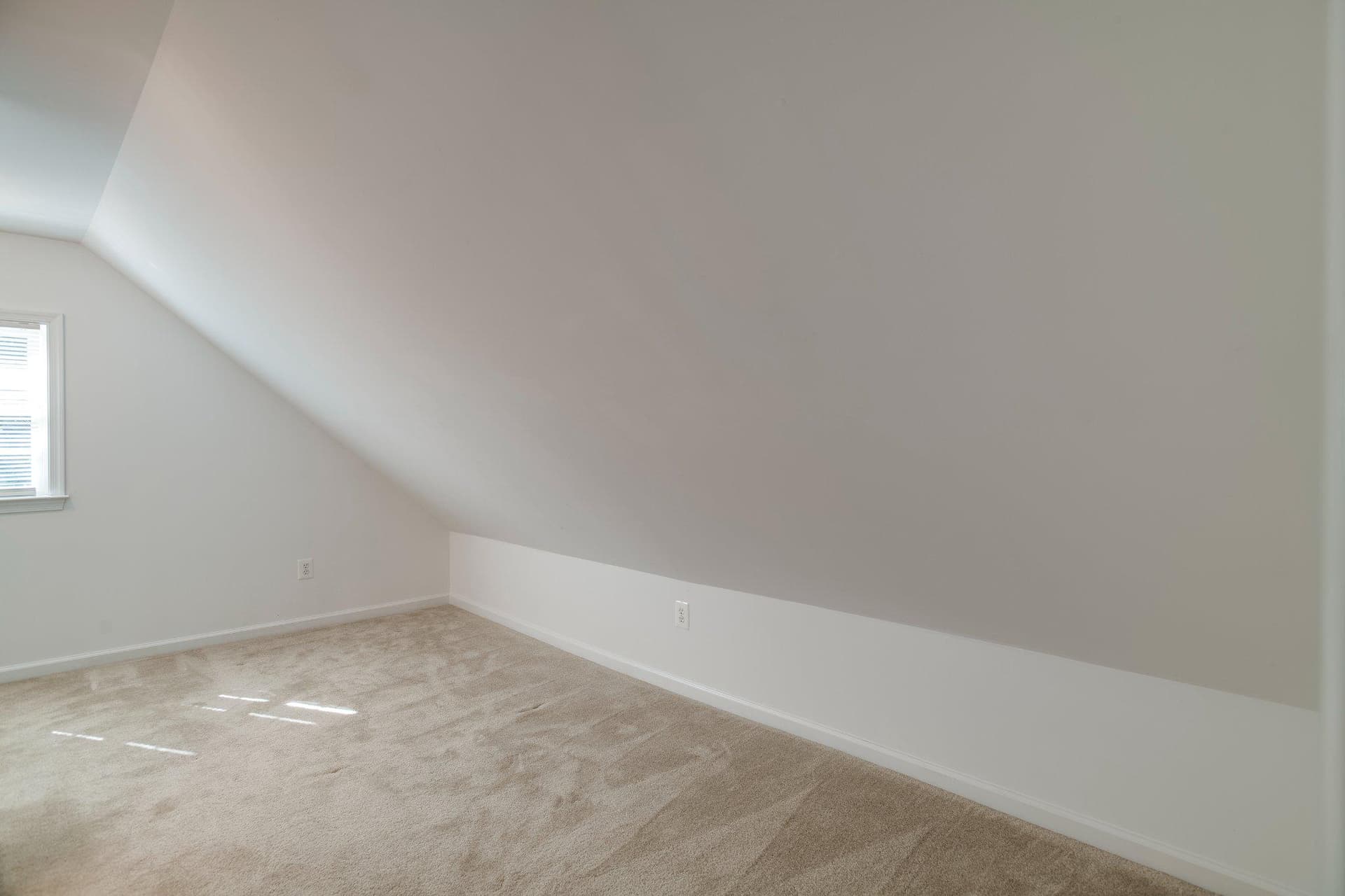 192 Cabbel Drive photo 13