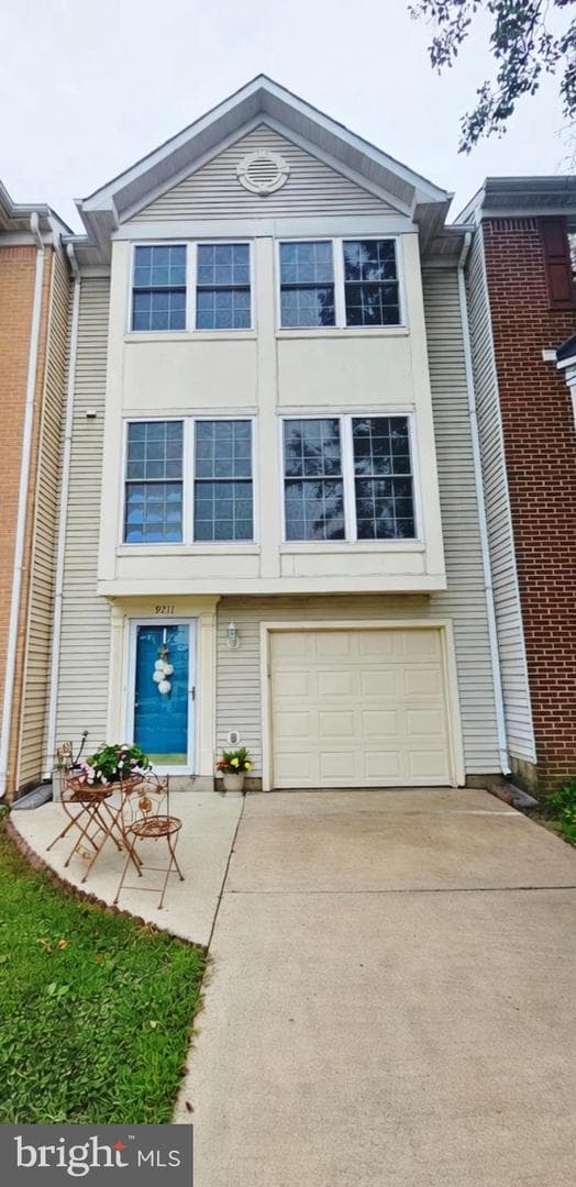 9211 Andrew Drive photo 1