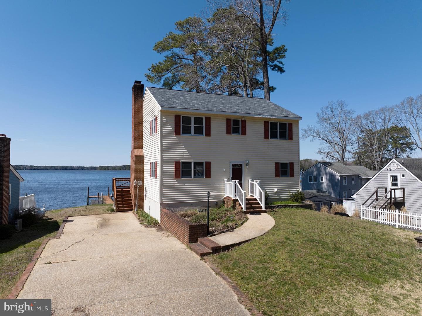 147 Beach Drive photo 13