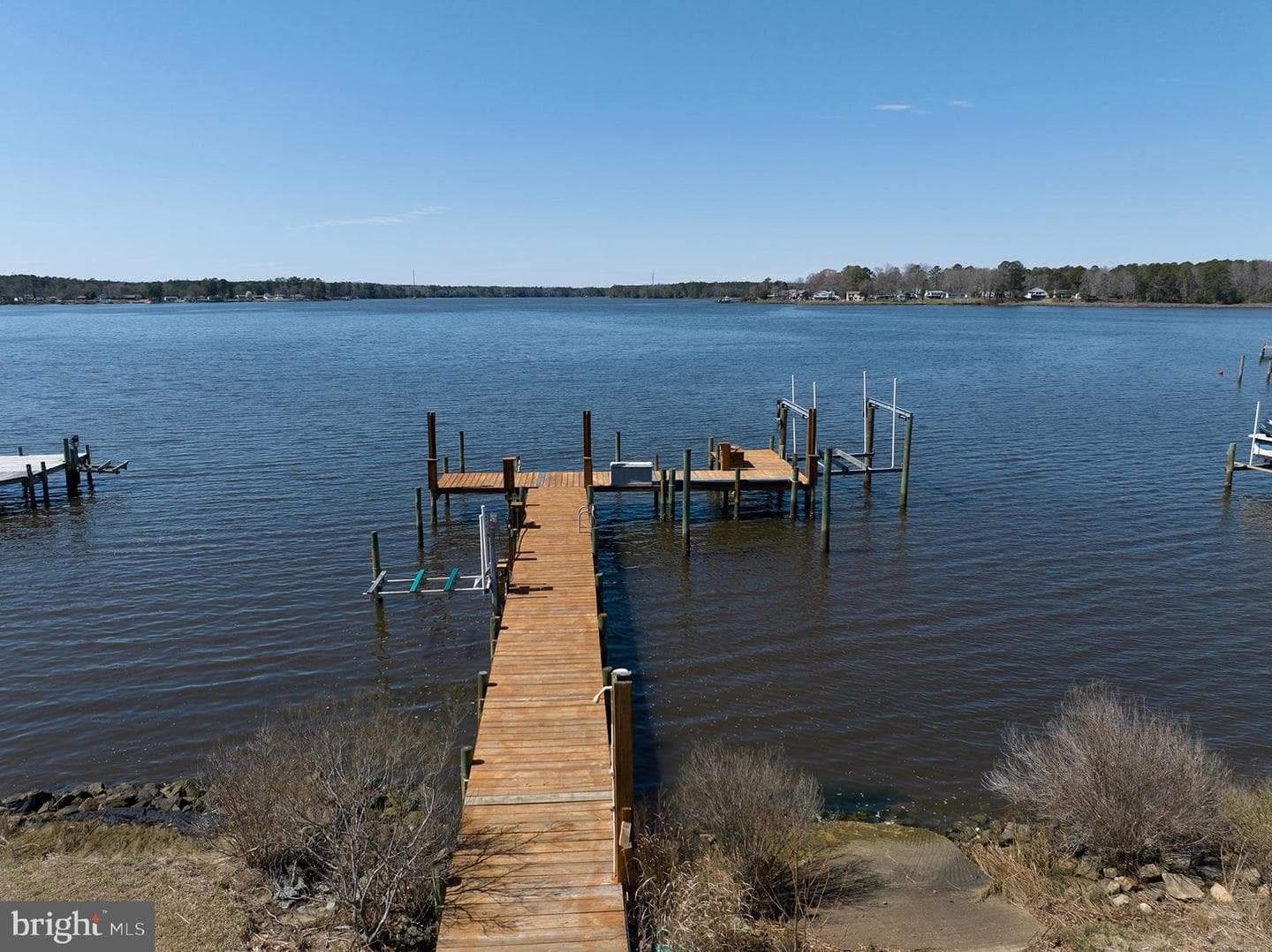 147 Beach Drive photo 16