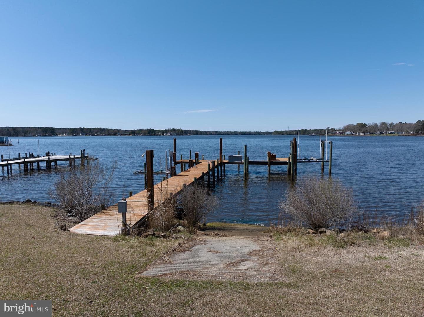 147 Beach Drive photo 22