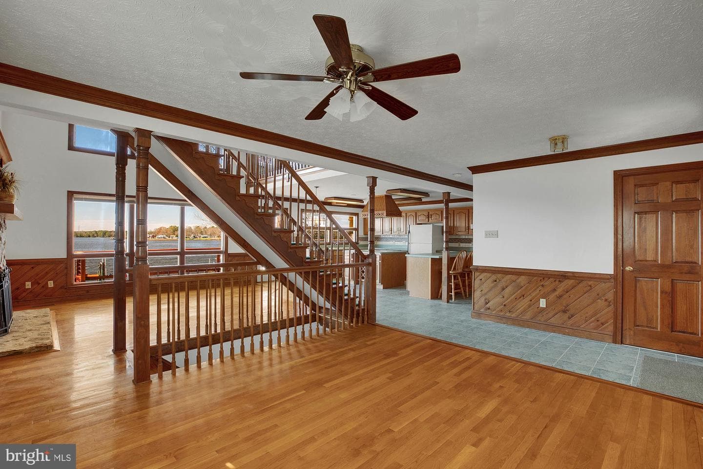 147 Beach Drive photo 27