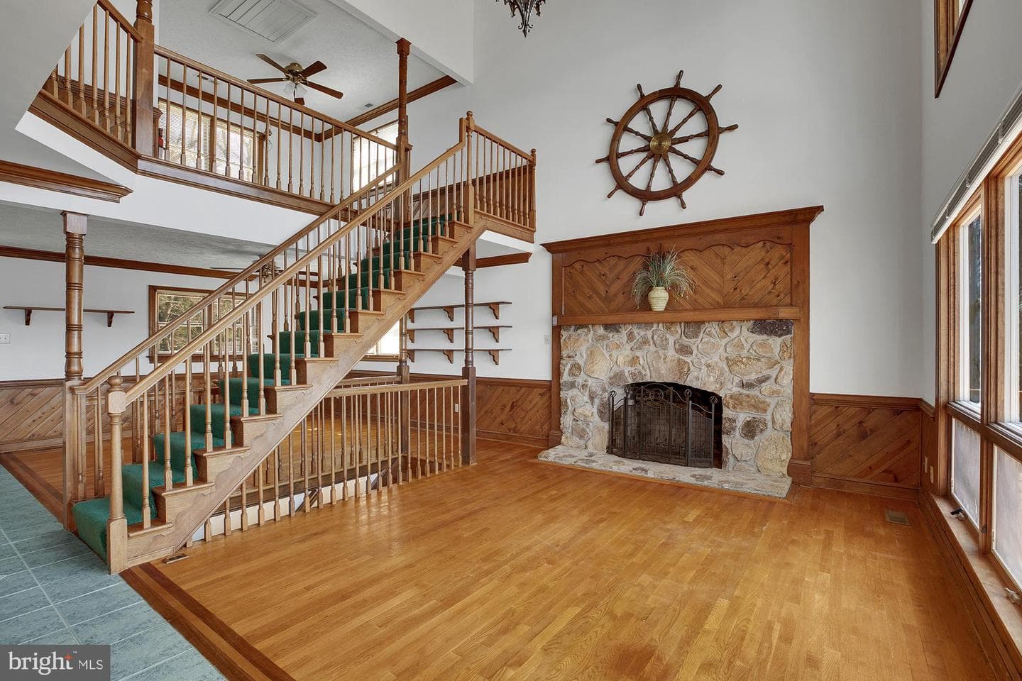 147 Beach Drive photo 30