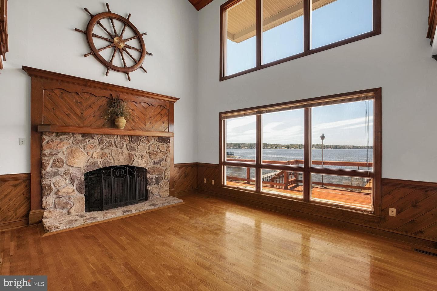 147 Beach Drive photo 32