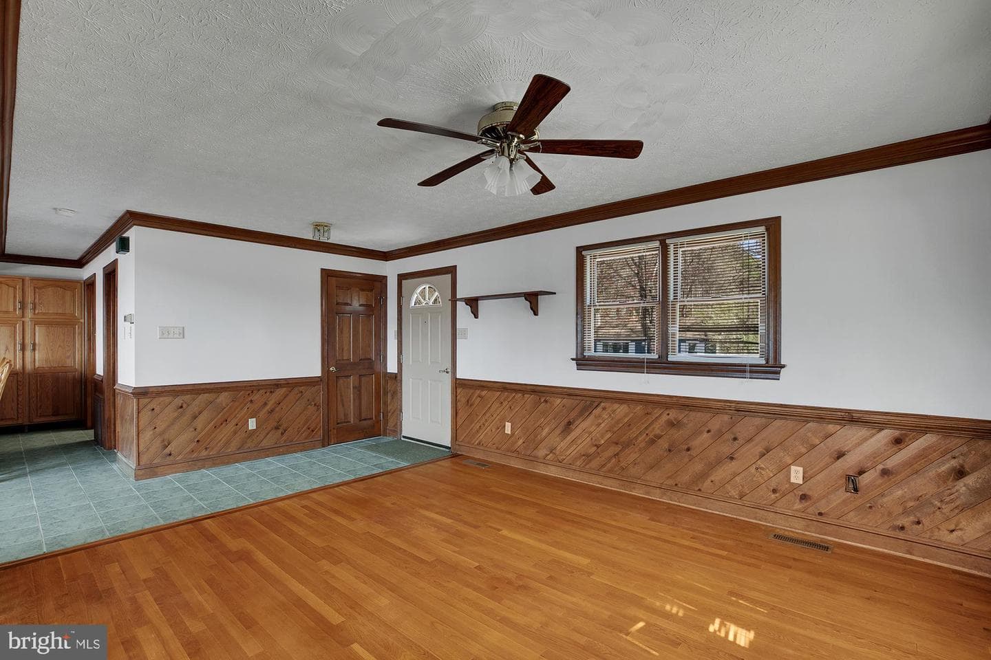 147 Beach Drive photo 33