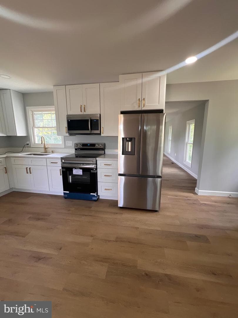 726 Courthouse Drive photo 4