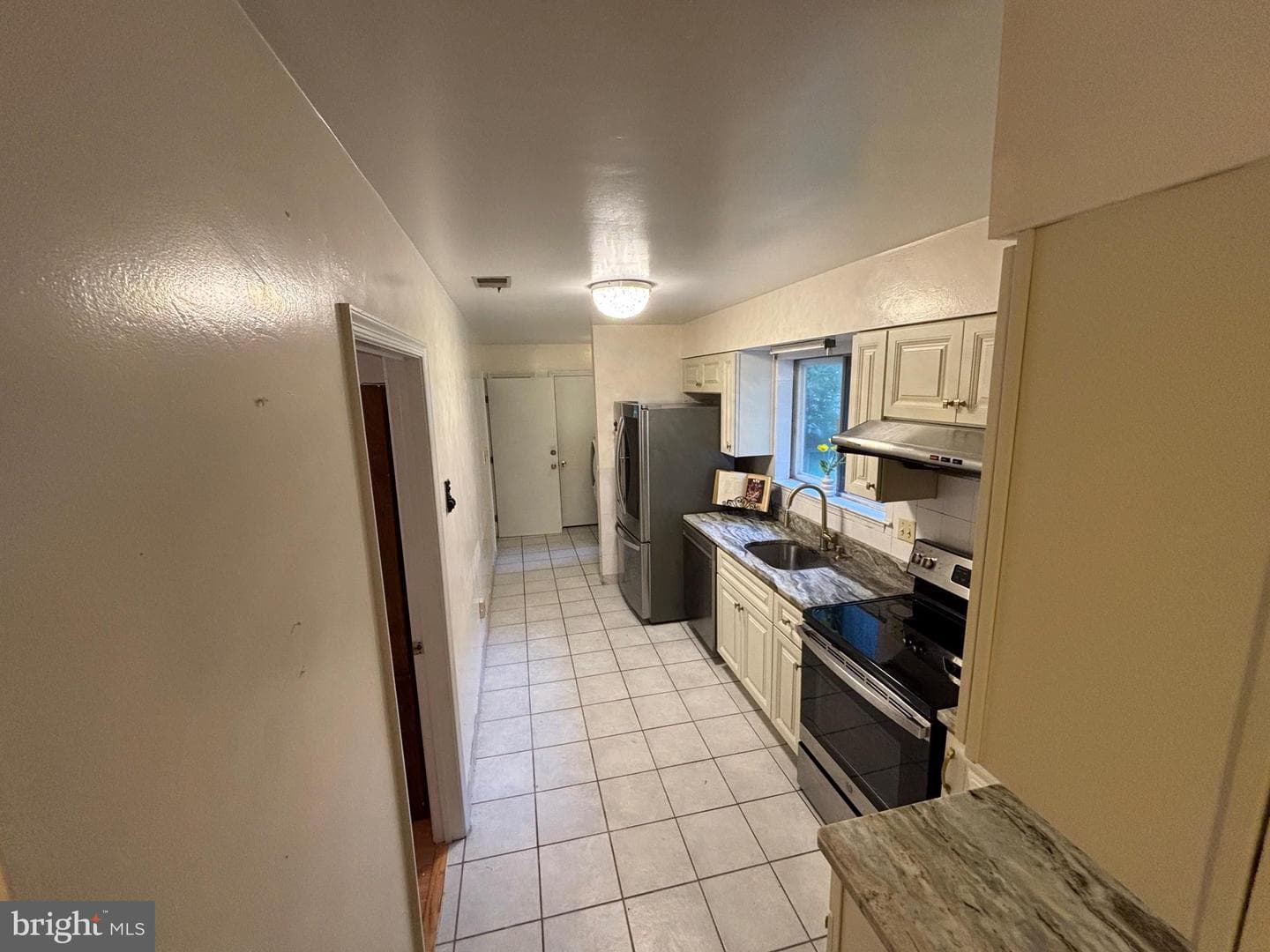 125 W Bay Avenue W photo 18