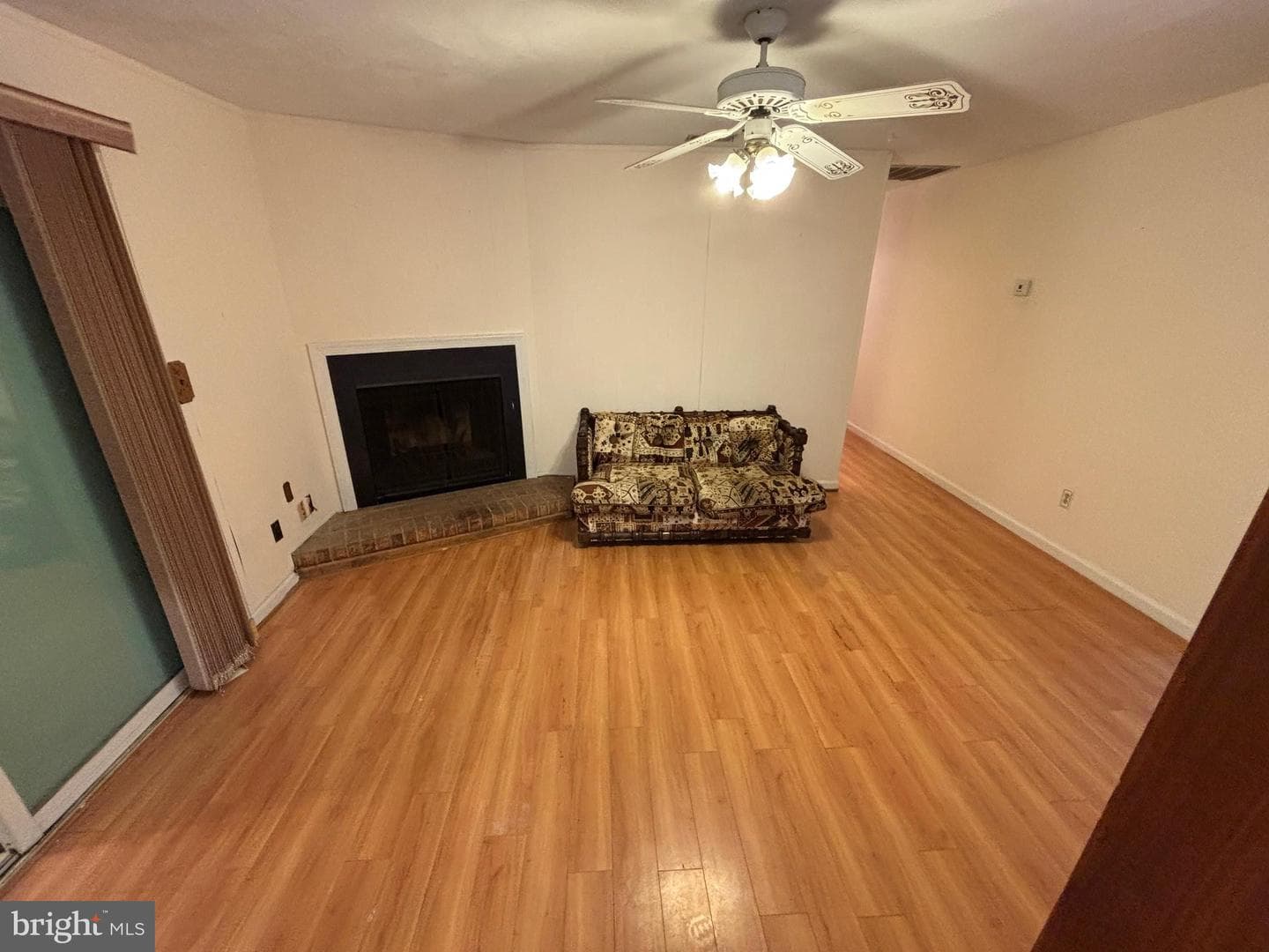 125 W Bay Avenue W photo 4