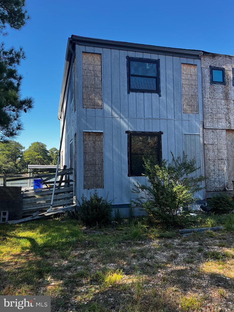 1351 Bayonne St photo 9