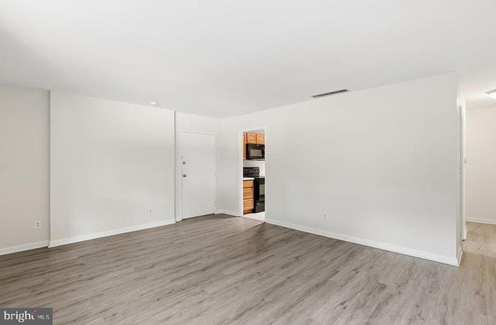 1024 Gates Avenue photo 12